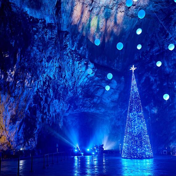 Zažijte vánoční atmosféru v jeskyni Postojna