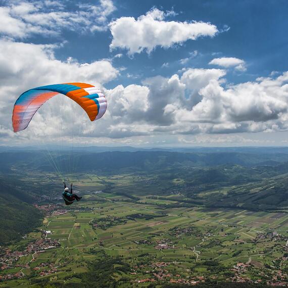 Paragliding nad Vipavskou dolinou